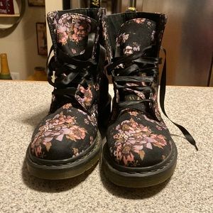 Dr. Martens Floral Beckett Boots Size 10 Women